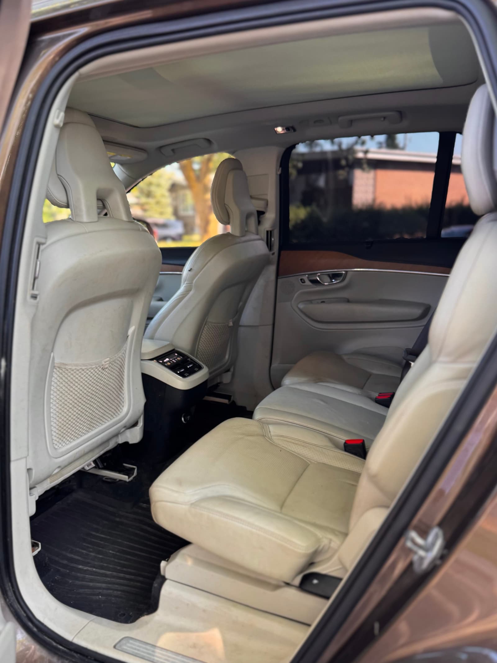 Volvo XC90 2016 - Image 11