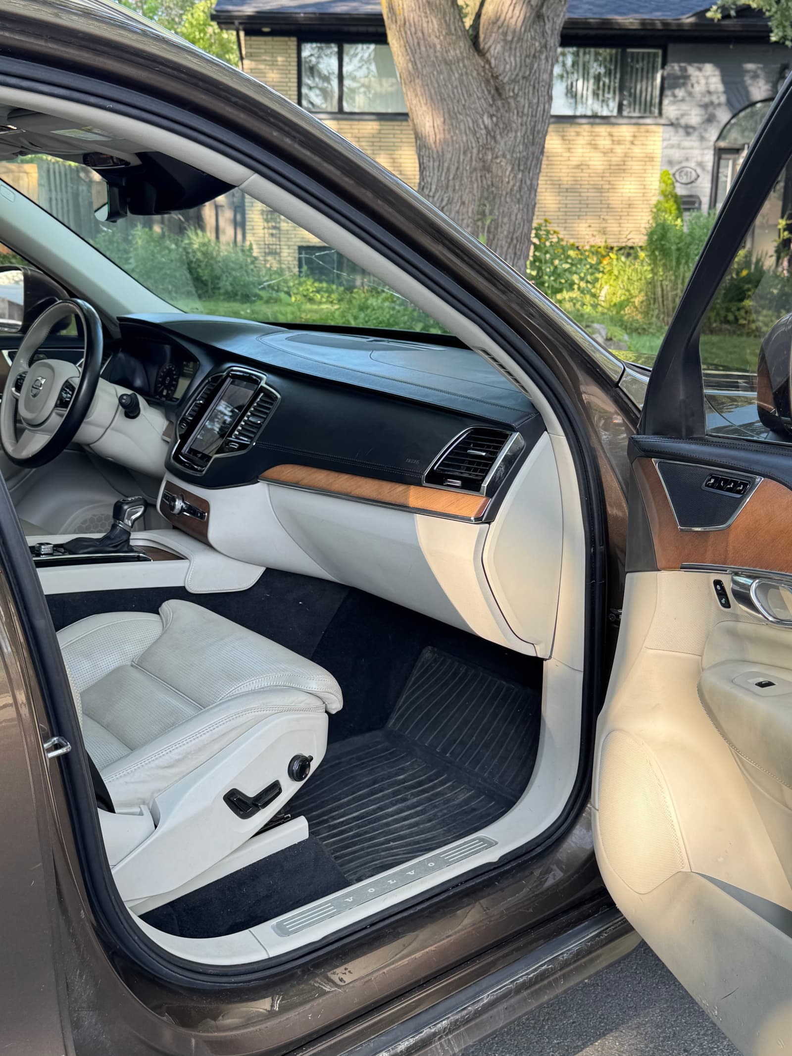 Volvo XC90 2016 - Image 13