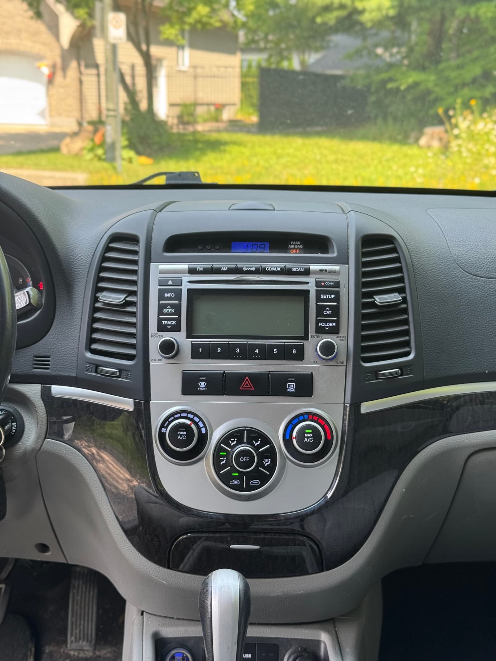 Hyundai Santa Fe 2009 - Image 14