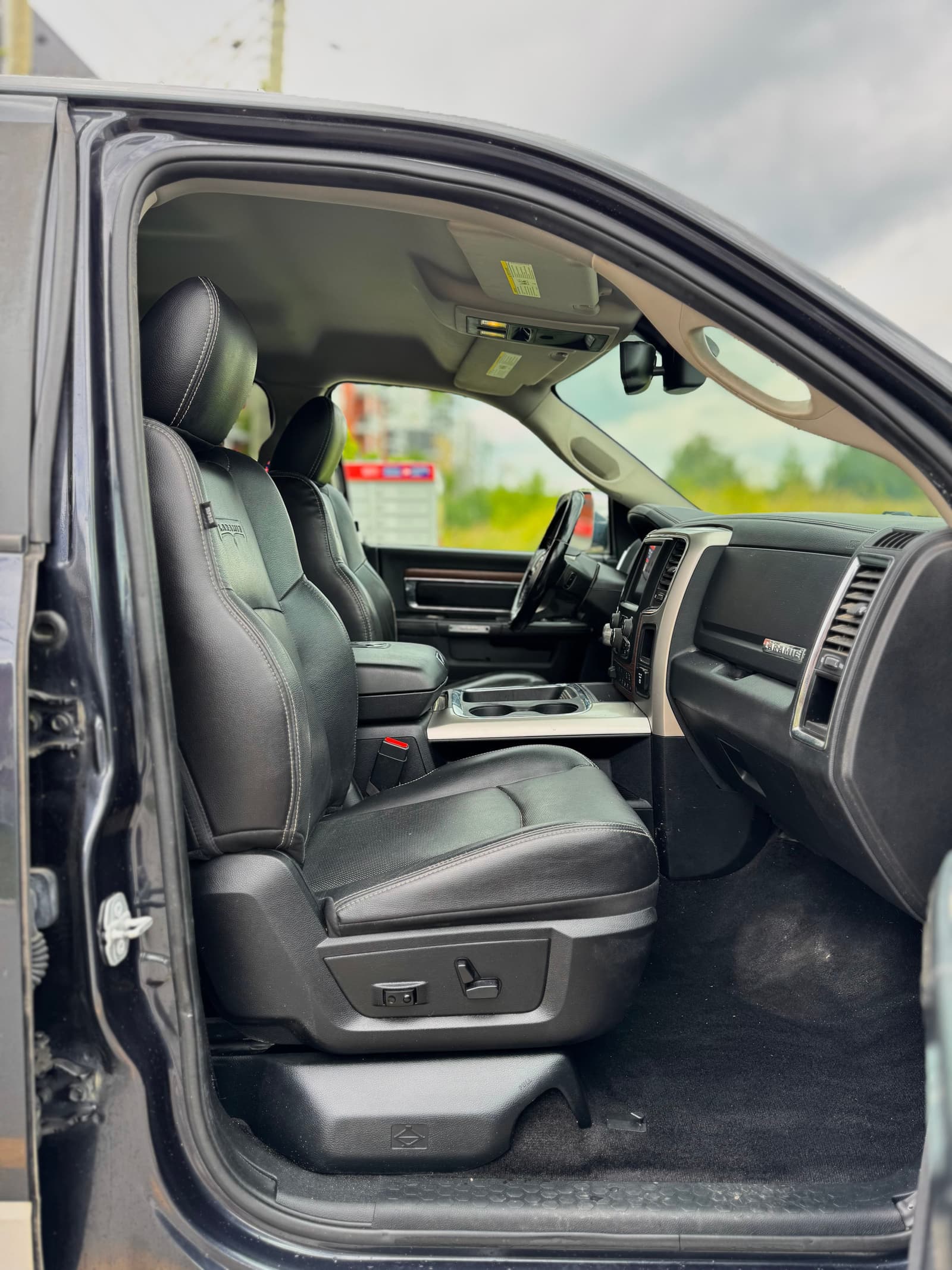 RAM 1500 2016 - Image 12