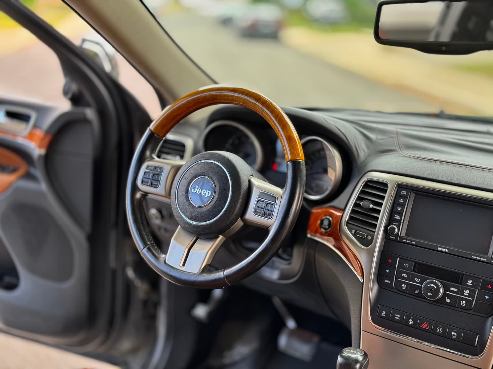 Jeep Grand Cherokee 2012 - Image 23