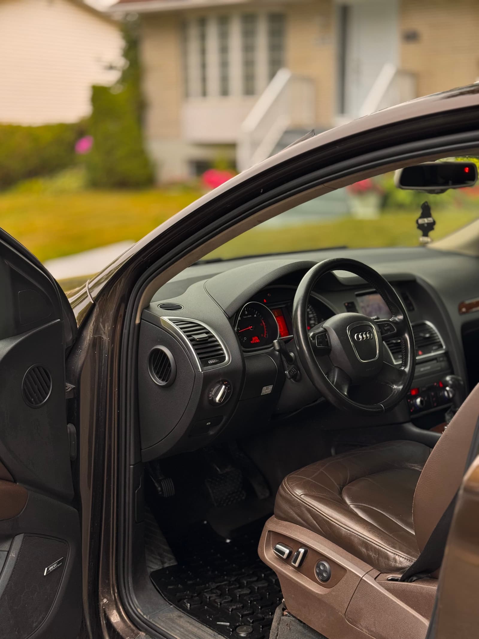 Audi Q7 2010 - Image 11