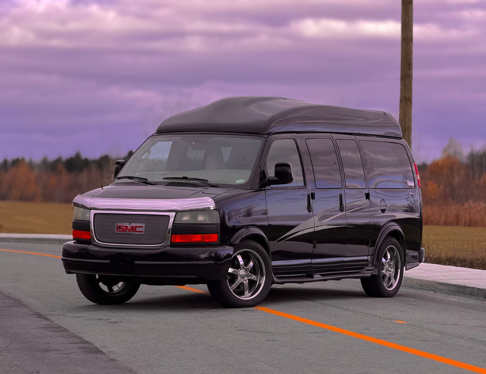 GMC Savana 2010 - Image 2