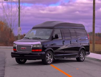 GMC Savana 2010 - Thumbnail 3