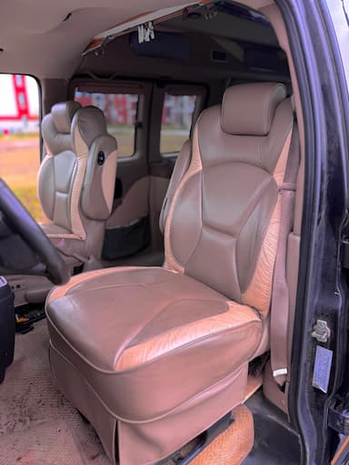 GMC Savana 2010 - Thumbnail 10