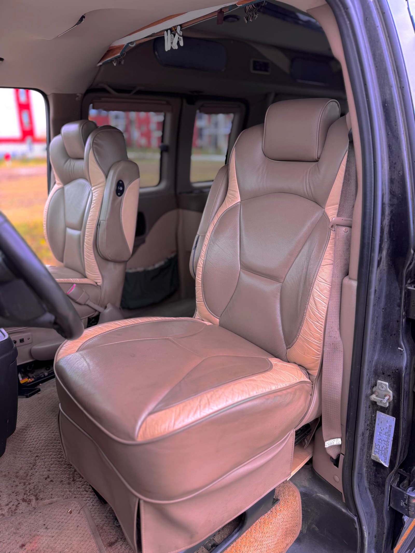 GMC Savana 2010 - Image 10