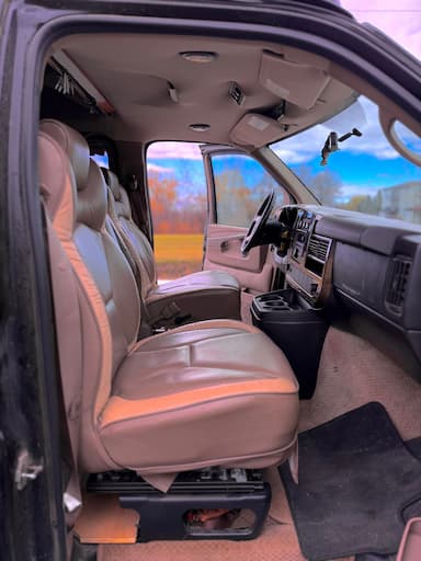 GMC Savana 2010 - Thumbnail 11