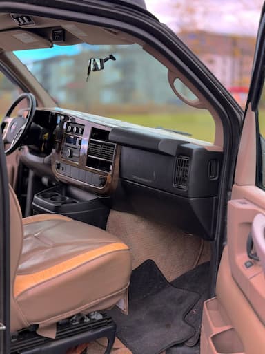 GMC Savana 2010 - Thumbnail 12