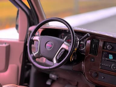 GMC Savana 2010 - Thumbnail 15