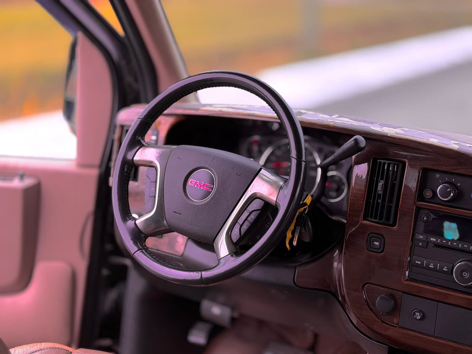 GMC Savana 2010 - Image 15