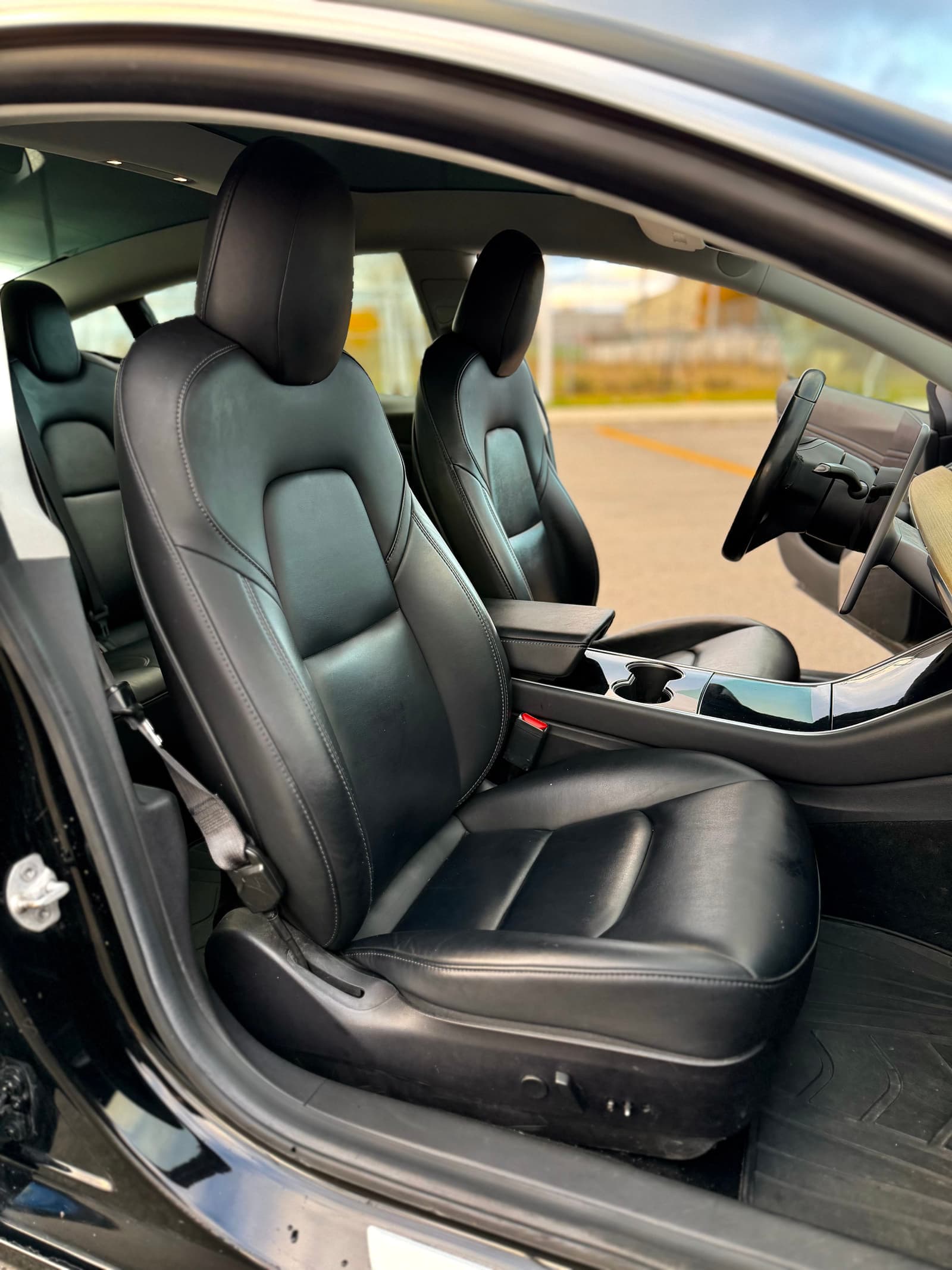 Tesla Model 3 2019 - Image 12