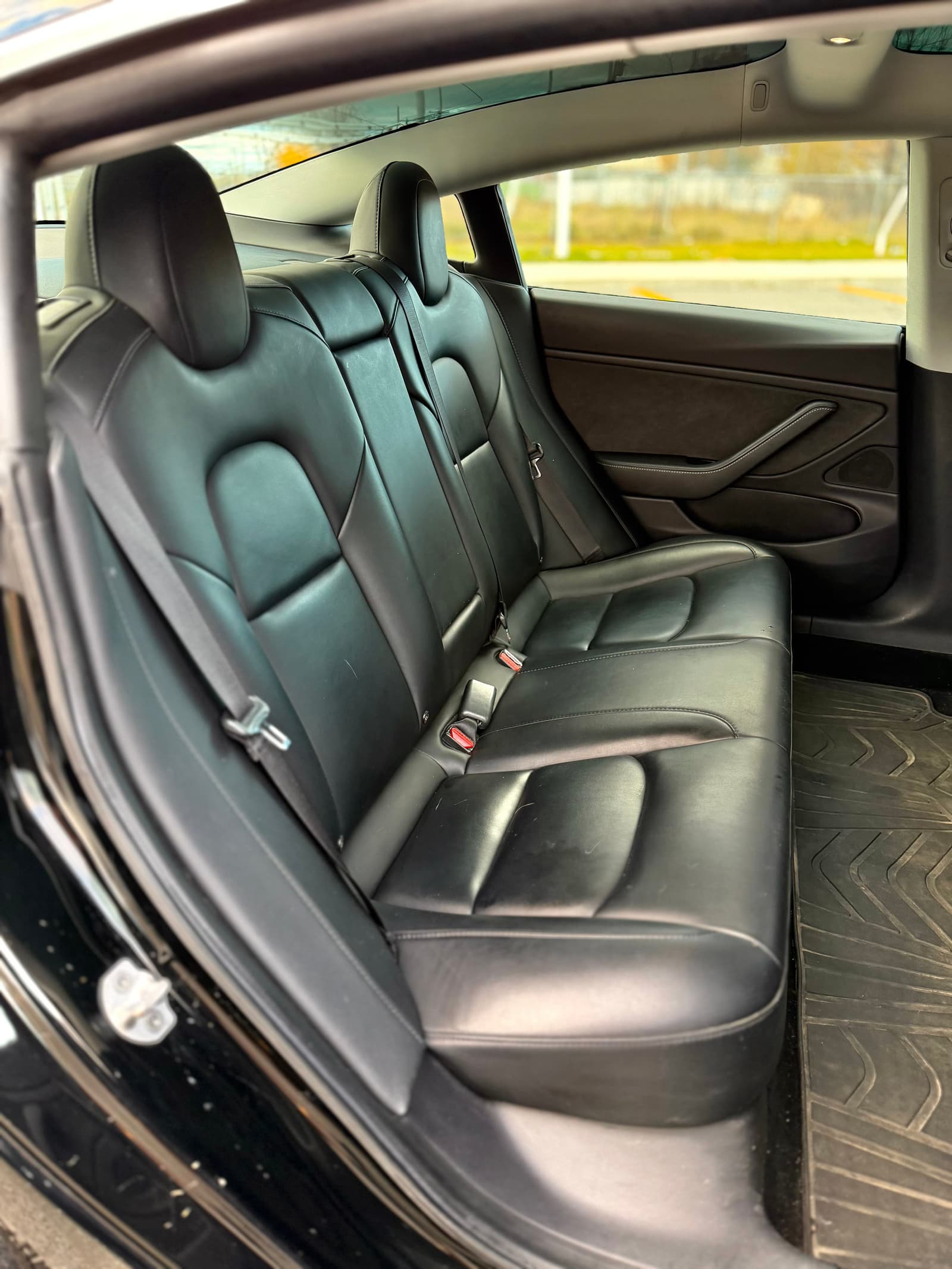 Tesla Model 3 2019 - Image 17