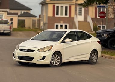Hyundai Accent 2012 - Thumbnail 2