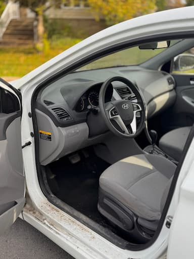 Hyundai Accent 2012 - Thumbnail 6