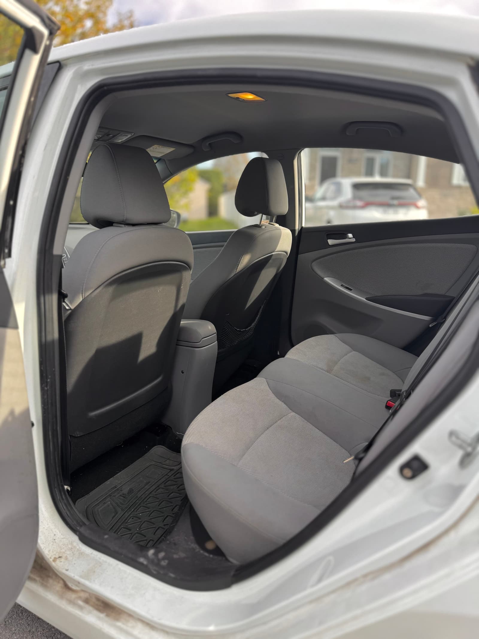 Hyundai Accent 2012 - Image 7