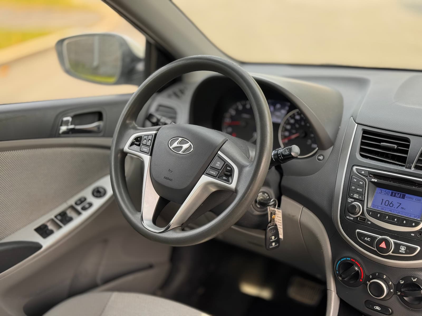 Hyundai Accent 2012 - Image 11