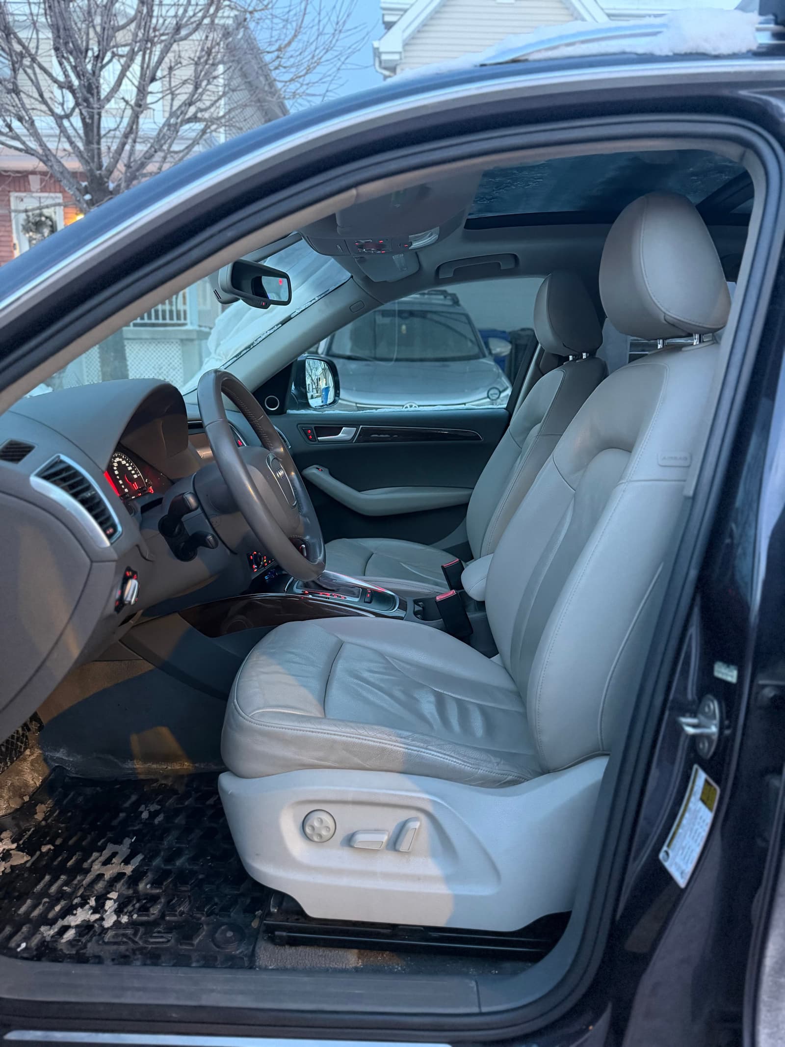 Audi Q5 2010 - Image 8