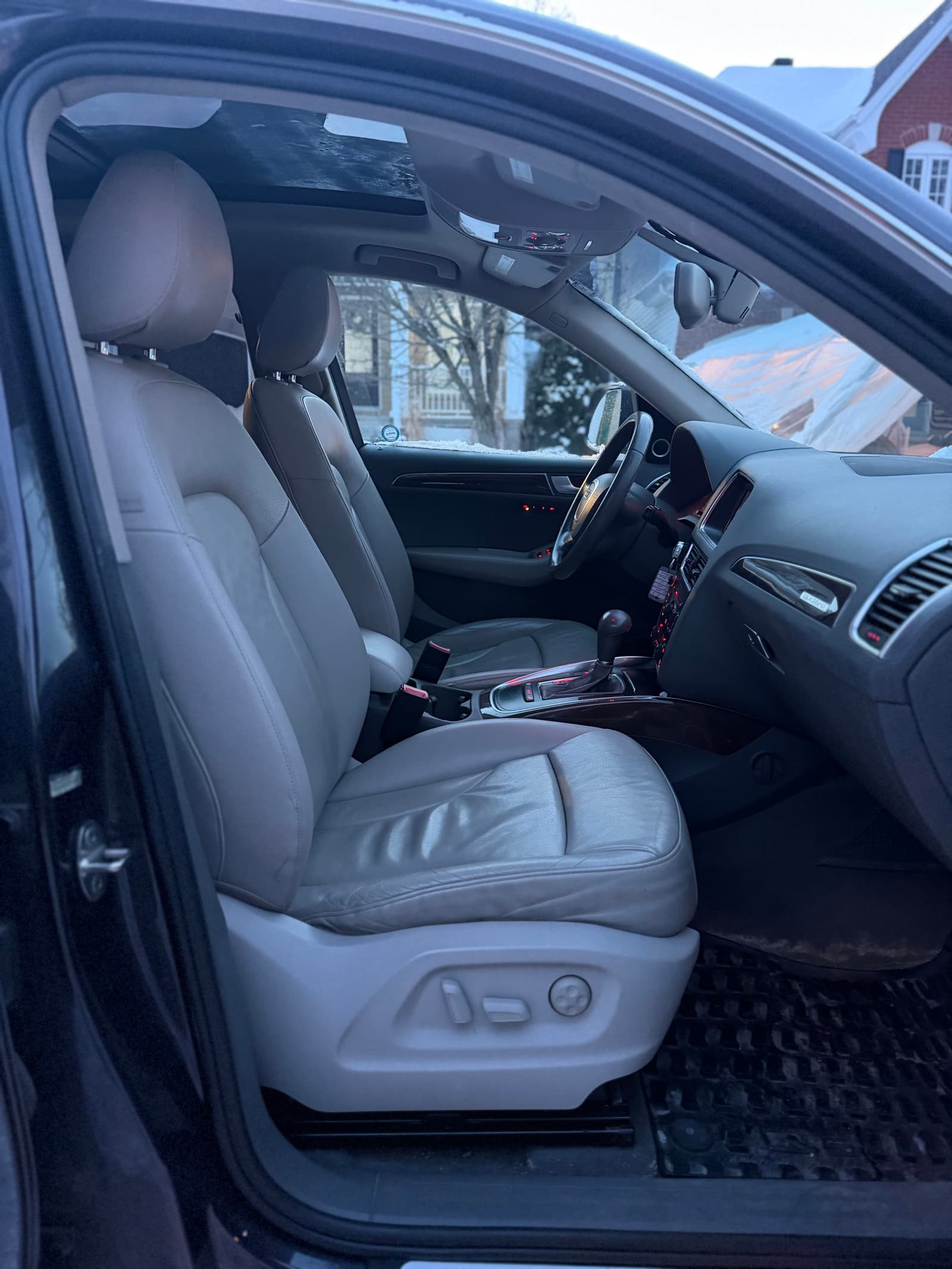 Audi Q5 2010 - Image 11