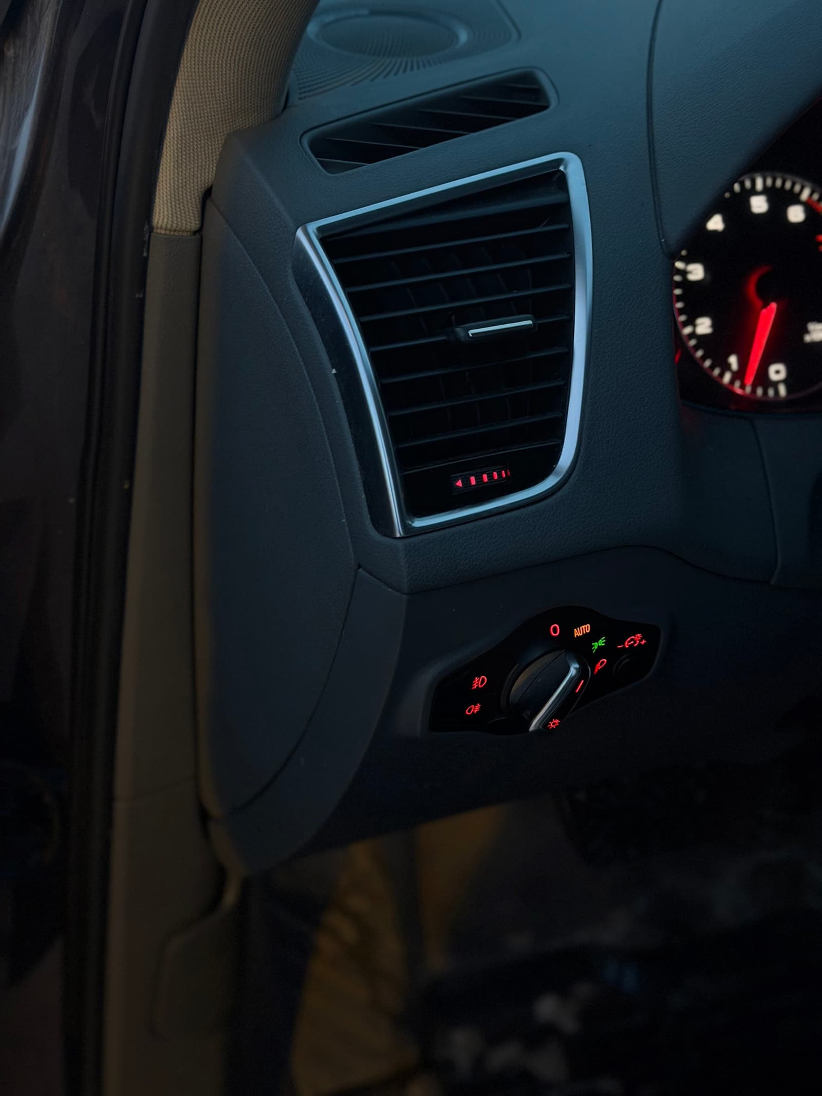 Audi Q5 2010 - Image 16