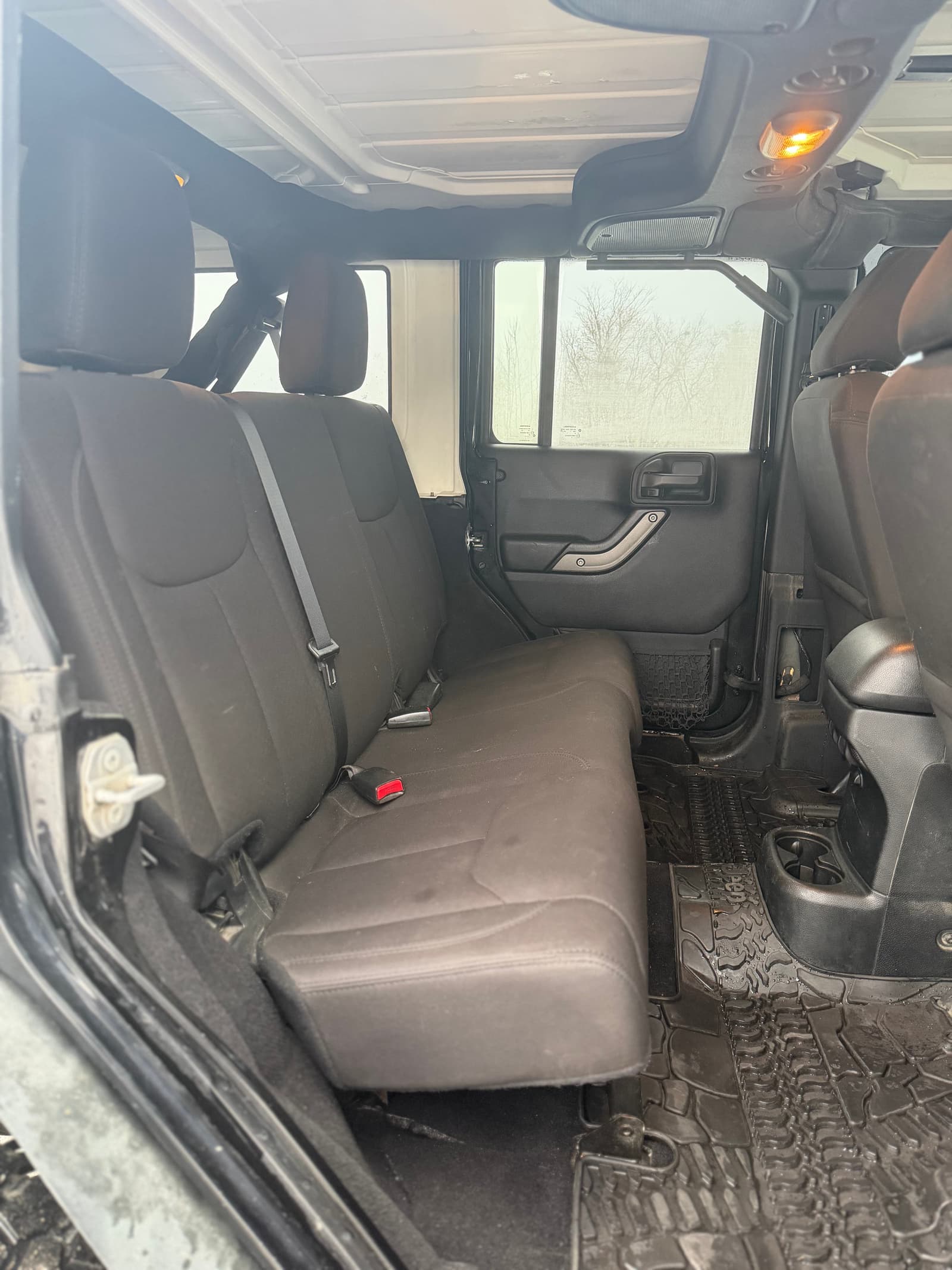 Jeep Wrangler Unlimited 2017 - Image 18