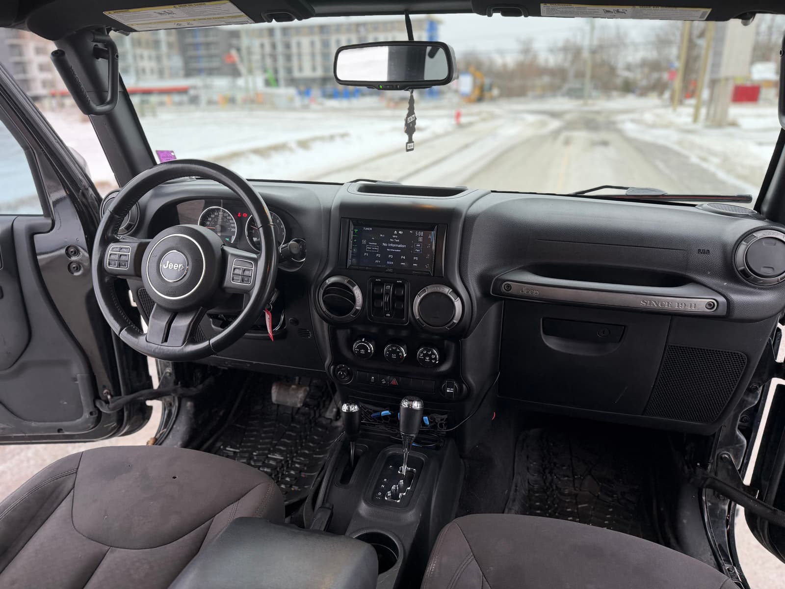 Jeep Wrangler Unlimited 2017 - Image 30