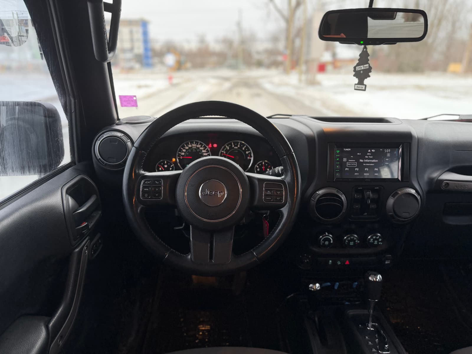 Jeep Wrangler Unlimited 2017 - Image 31