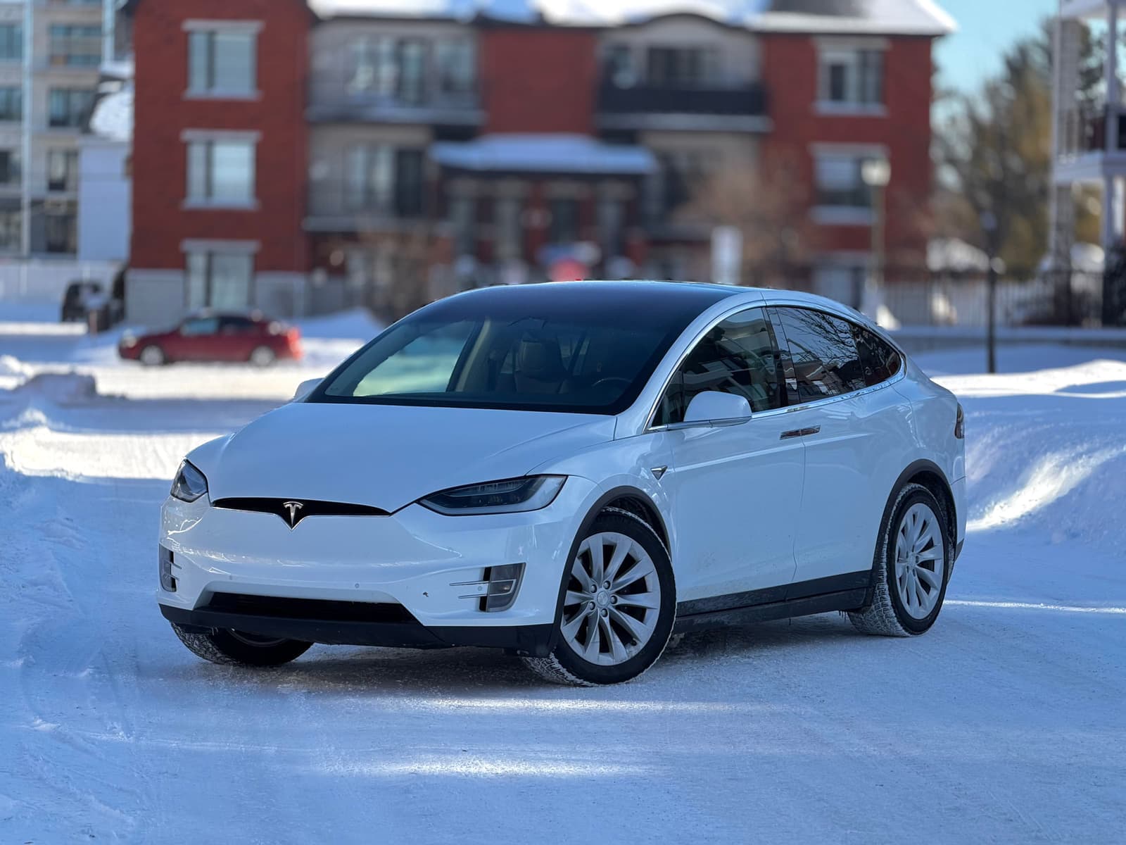 Tesla Model X 2016 - Image 4