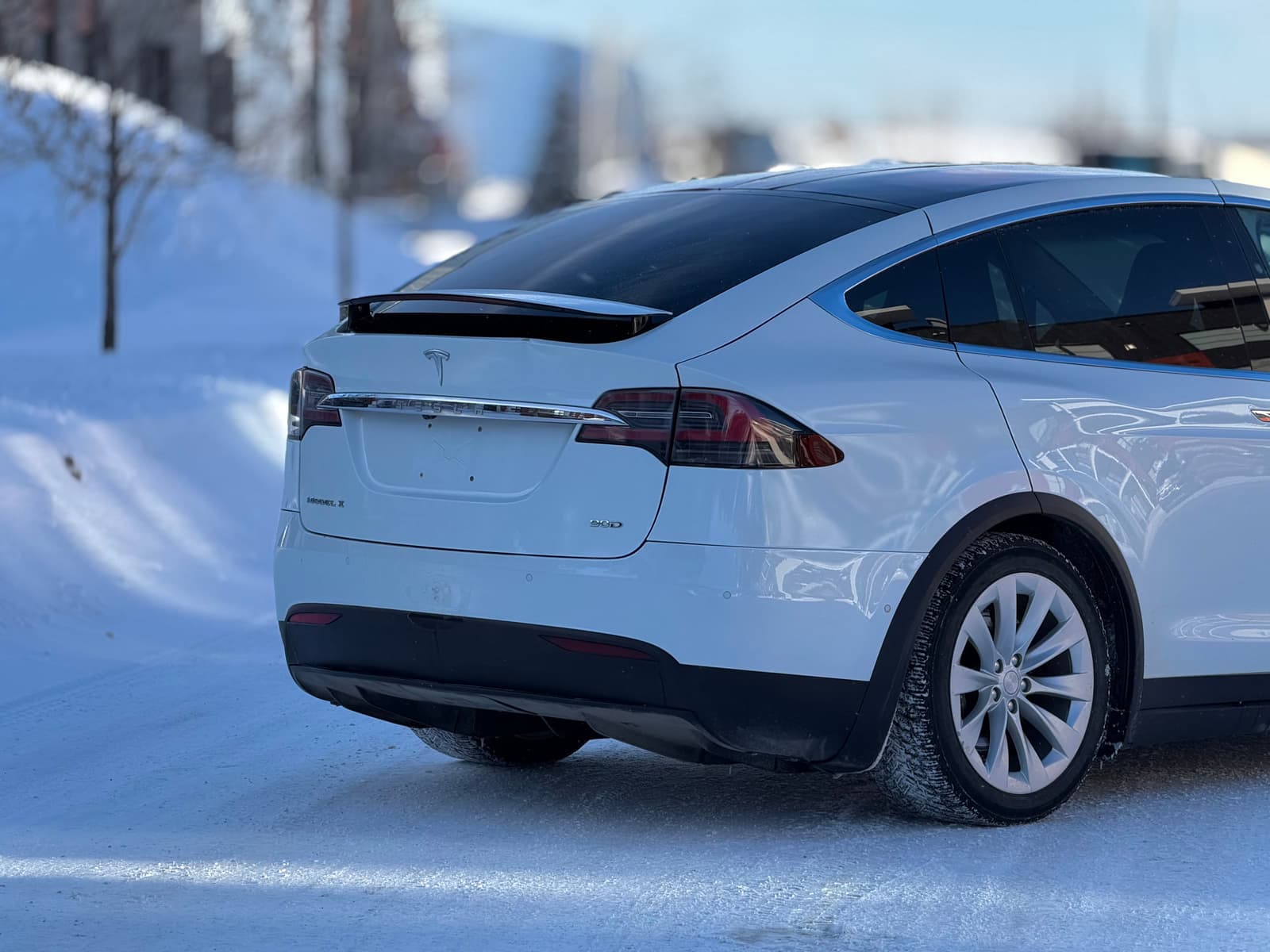 Tesla Model X 2016 - Image 7