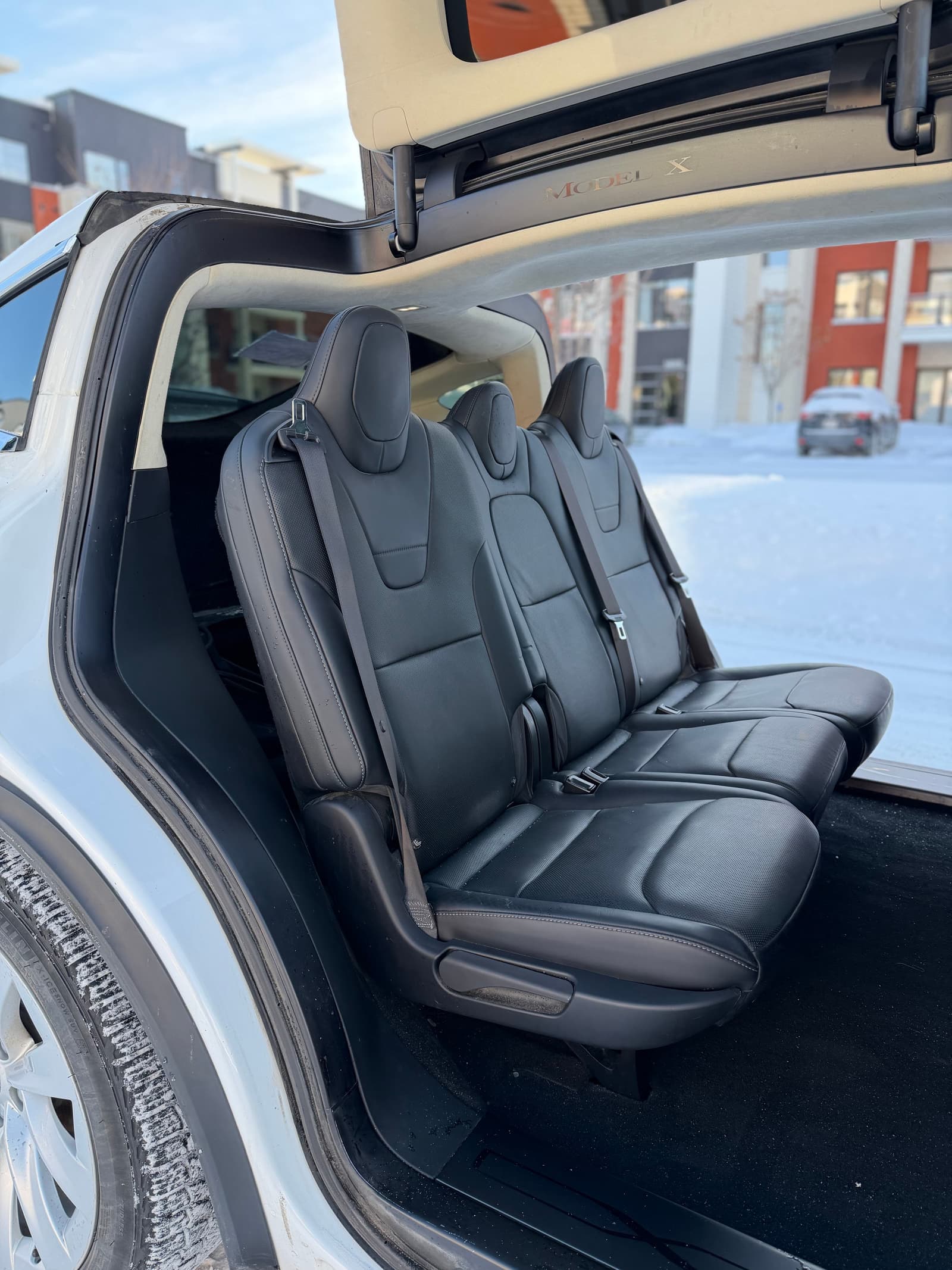 Tesla Model X 2016 - Image 15