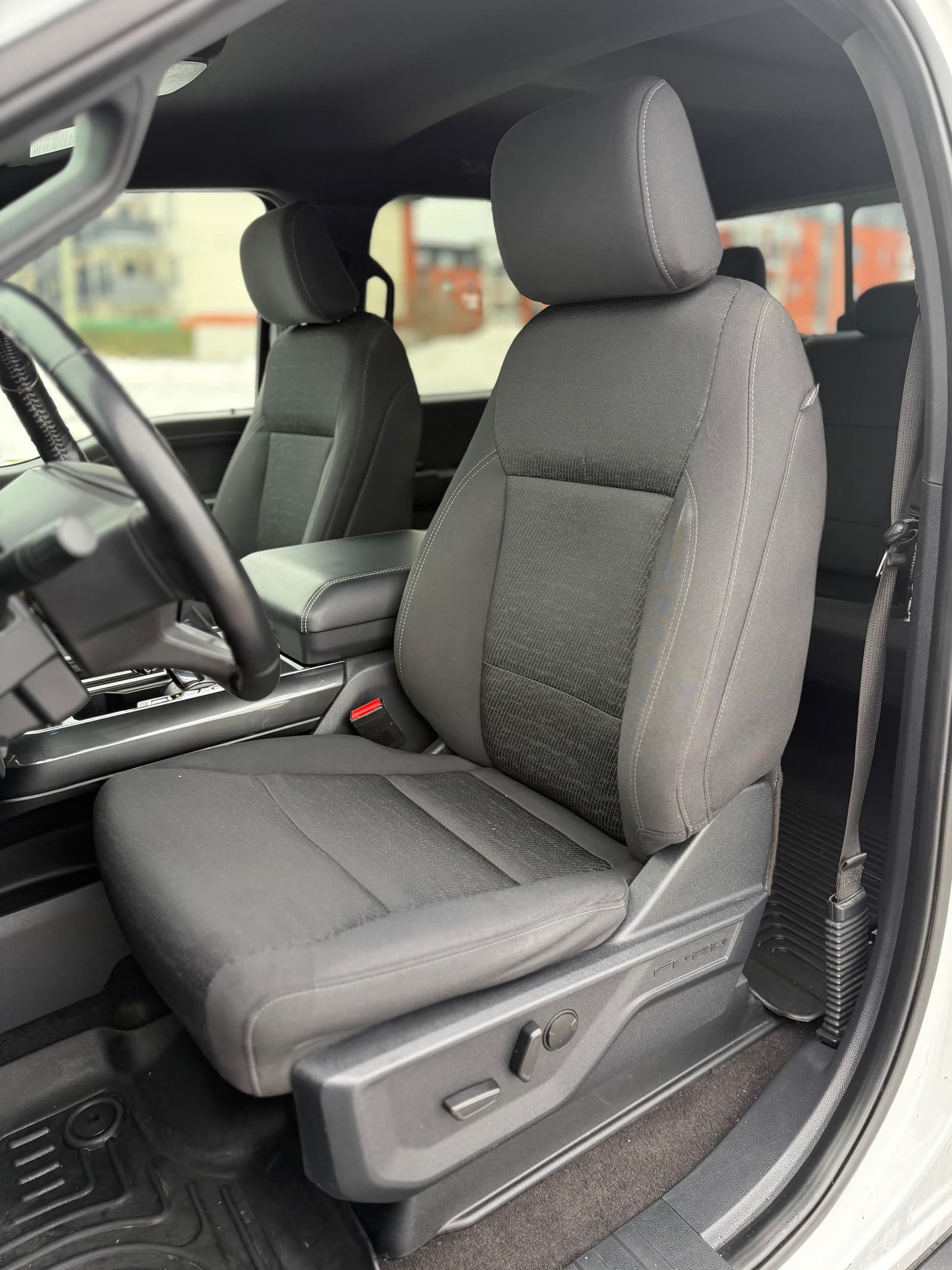 Ford F-150 2022 - Image 10