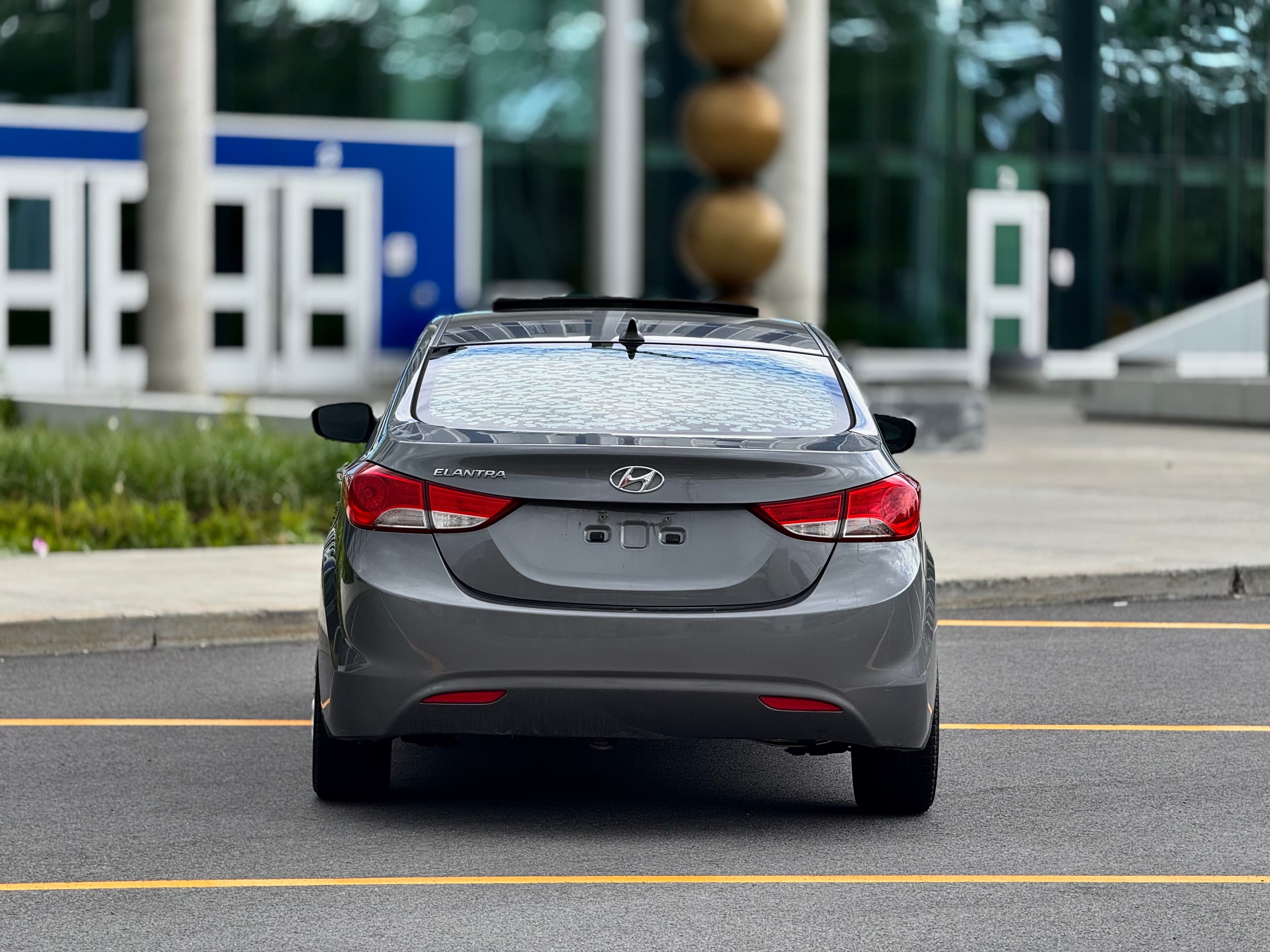 Hyundai Elantra 2013 - Image 8