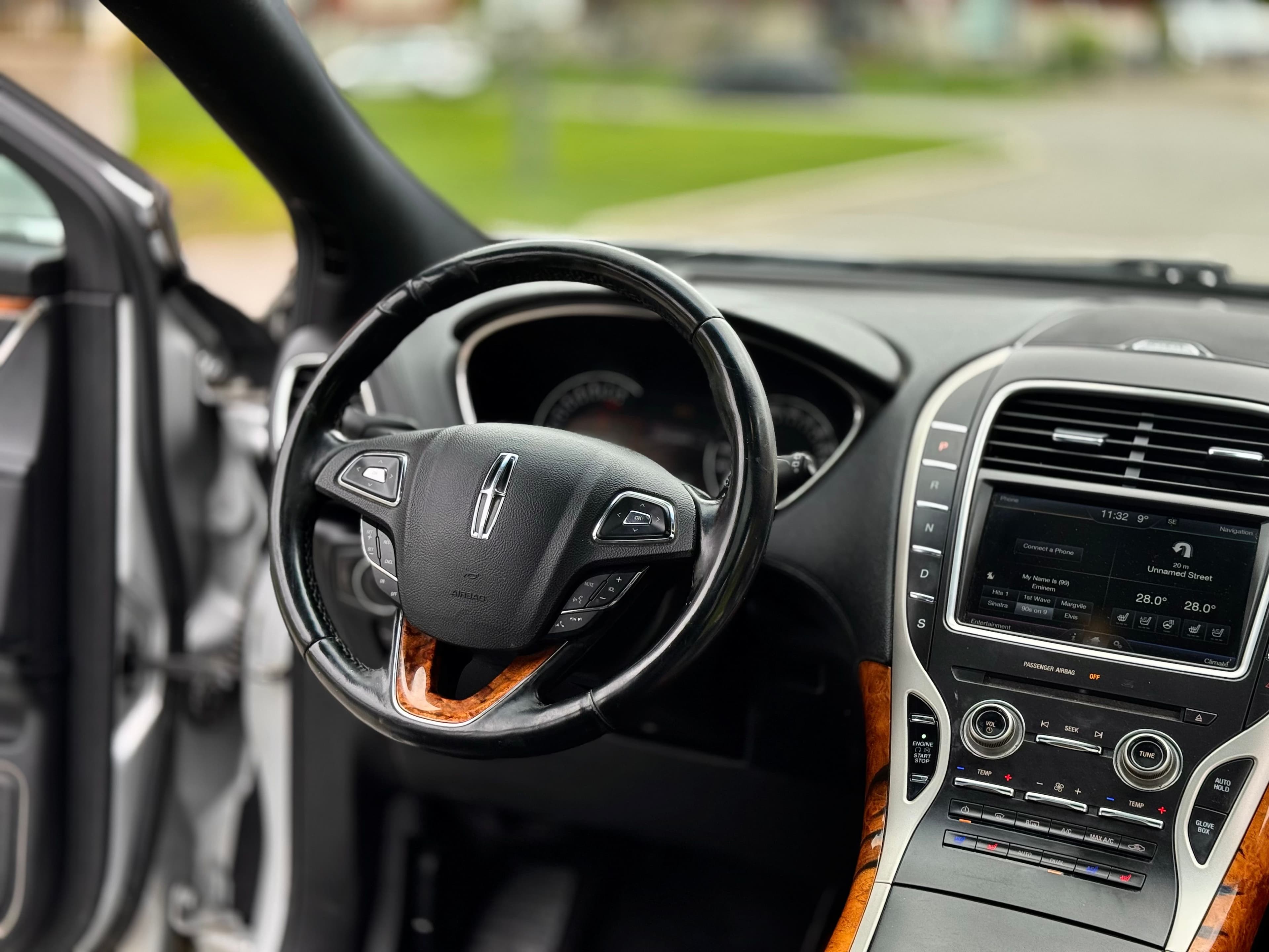Lincoln MKX 2016 - Image 17