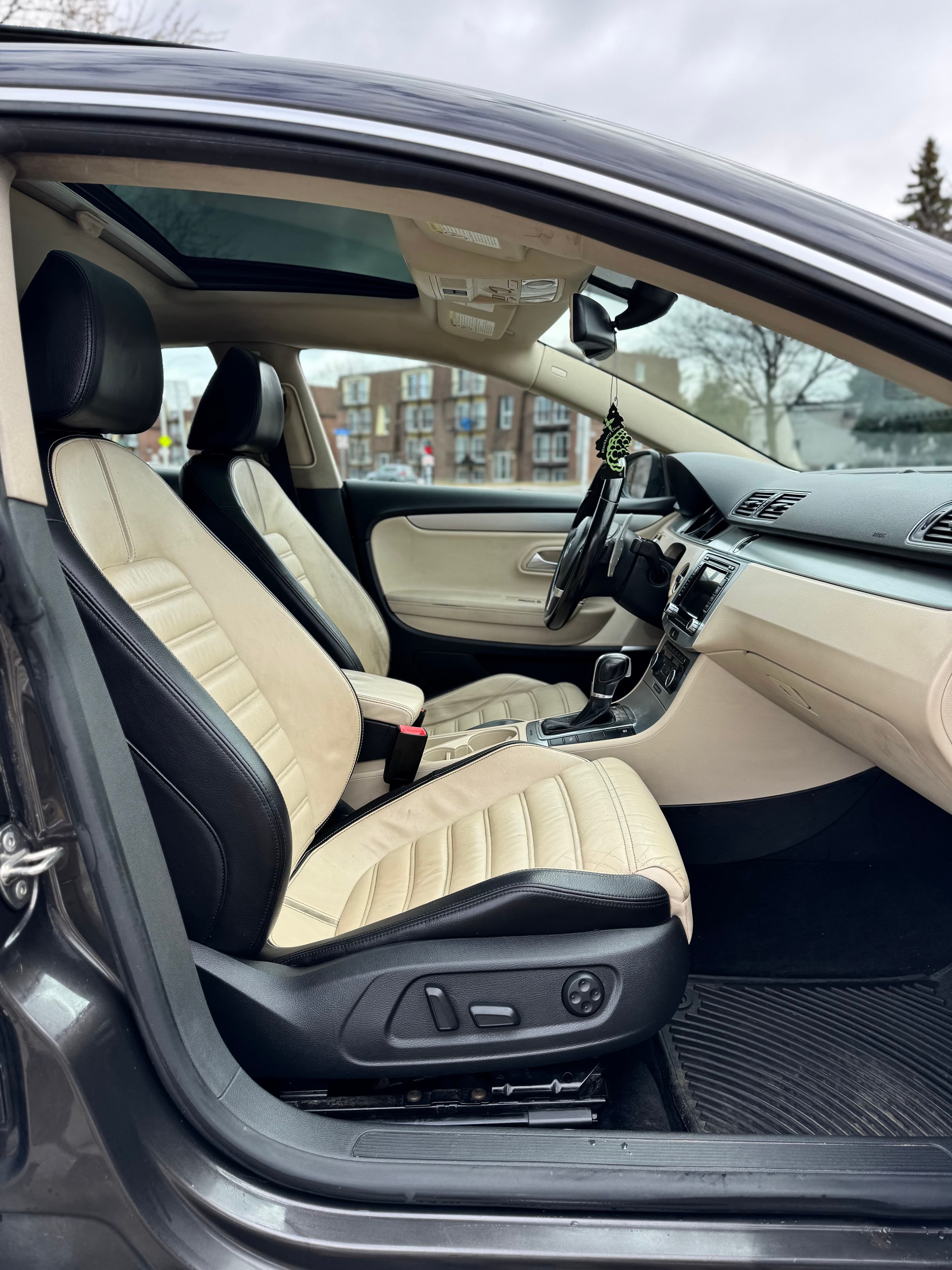 Volkswagen CC 2012 - Image 14