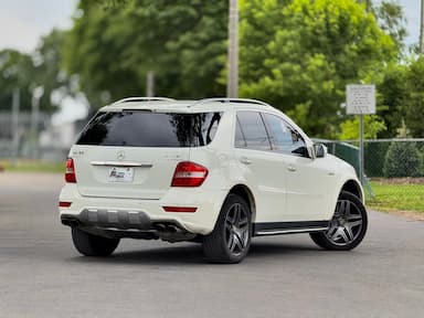 Mercedes-Benz M-Class 2010 - Thumbnail 5
