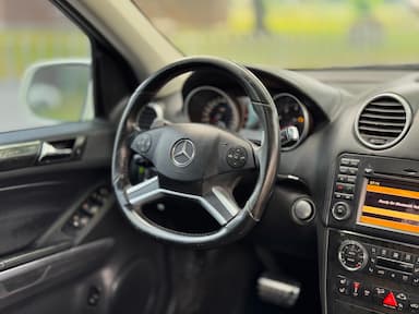 Mercedes-Benz M-Class 2010 - Thumbnail 21
