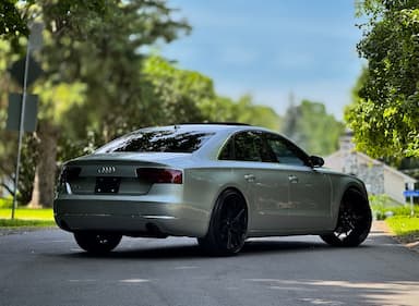 Audi A8 2011 - Thumbnail 5