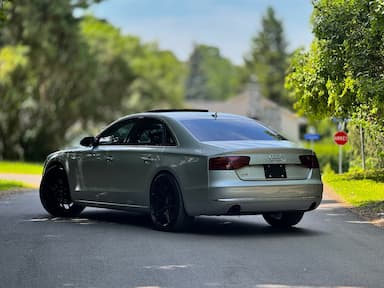 Audi A8 2011 - Thumbnail 6