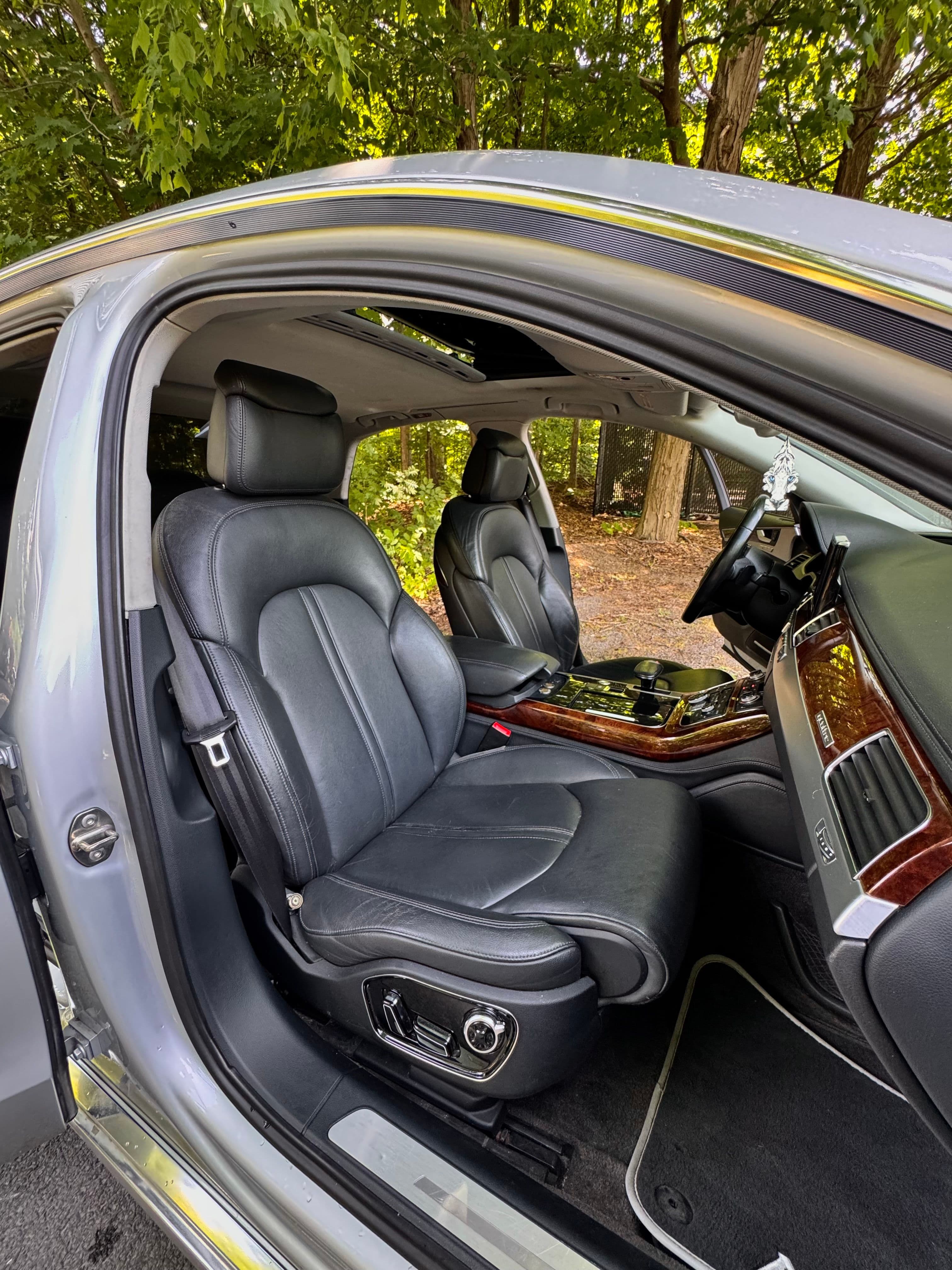 Audi A8 2011 - Image 17