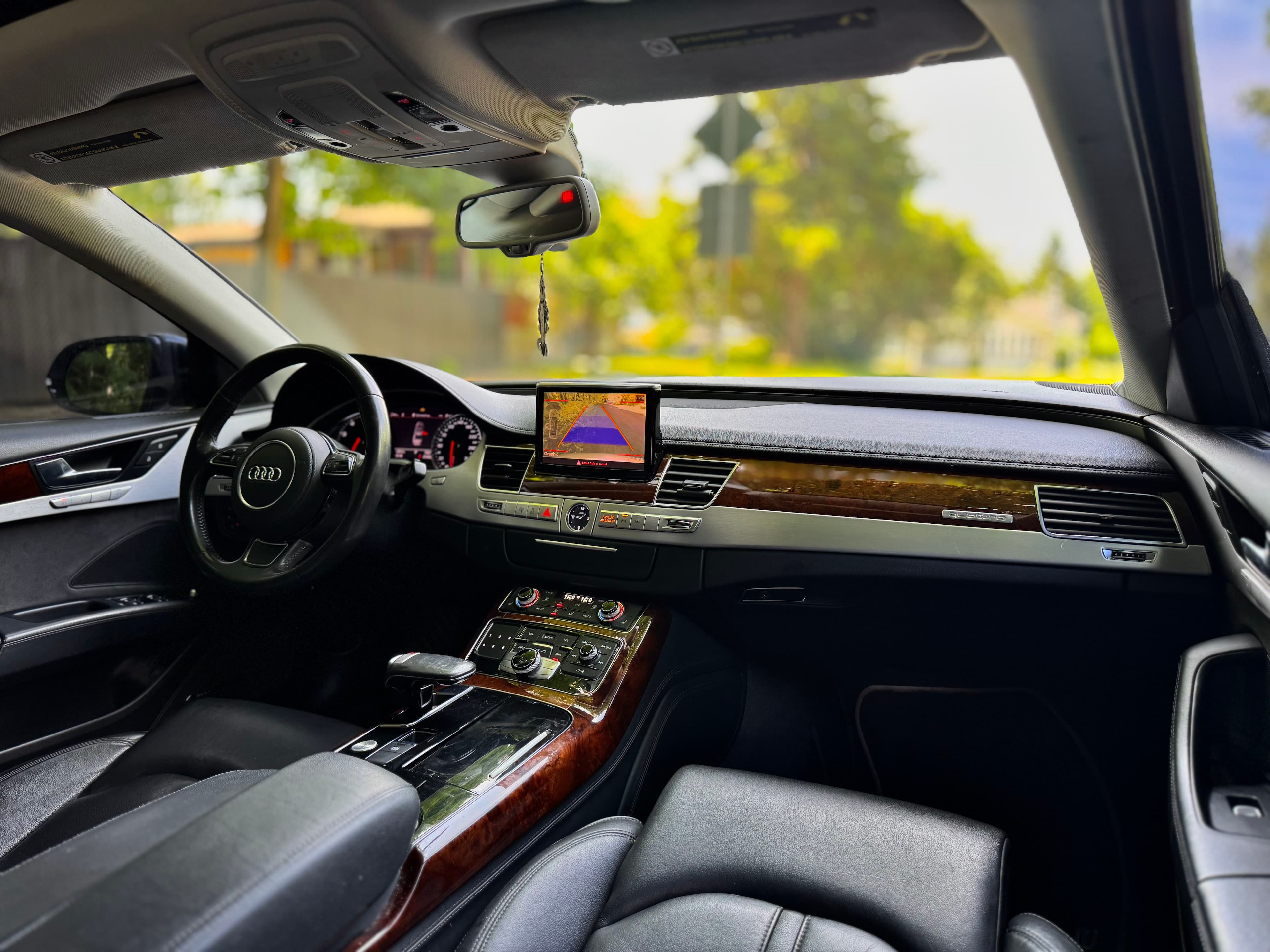 Audi A8 2011 - Image 22