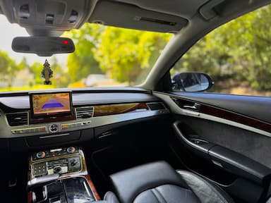 Audi A8 2011 - Thumbnail 23