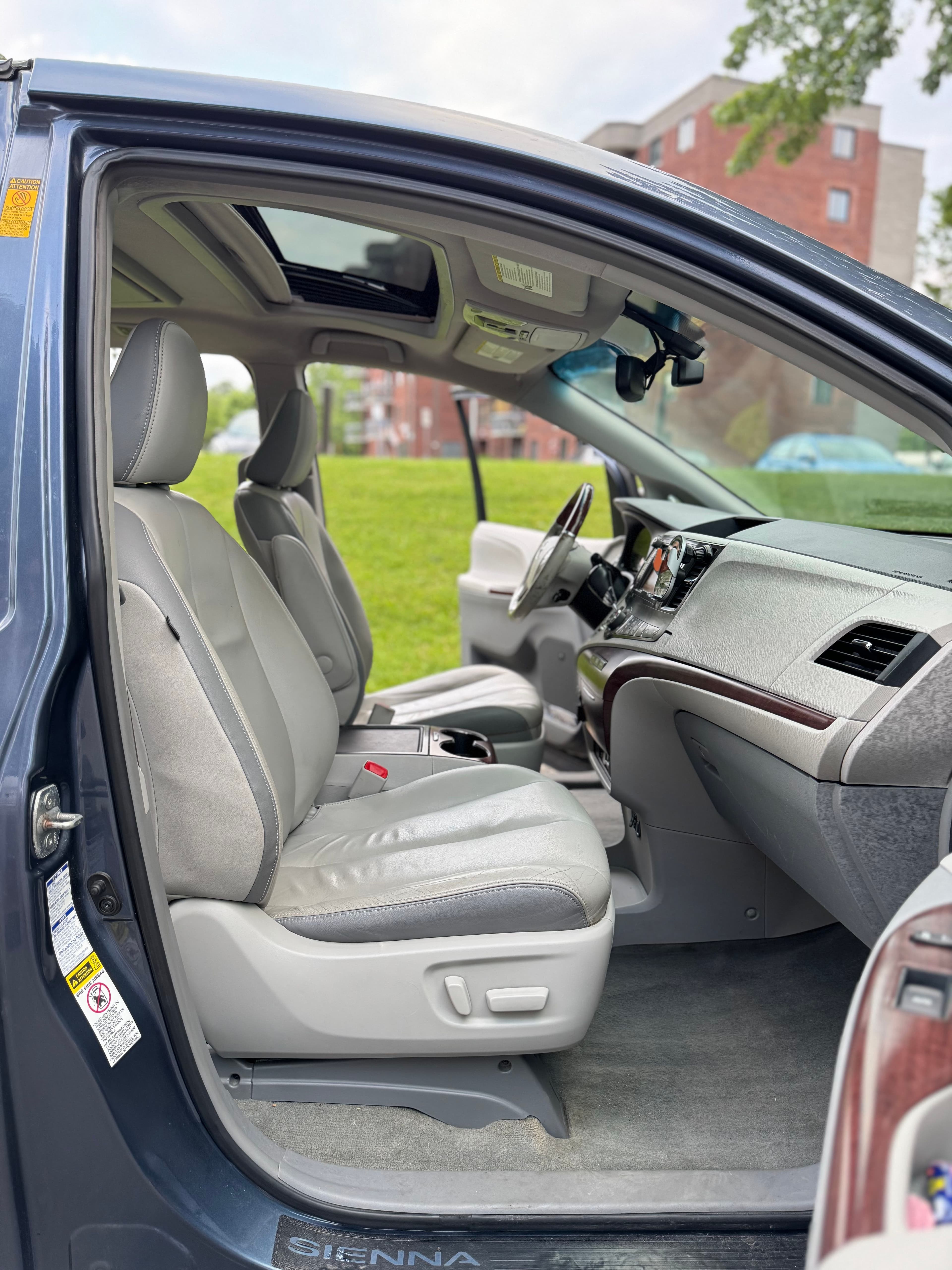 Toyota Sienna 2014 - Image 13