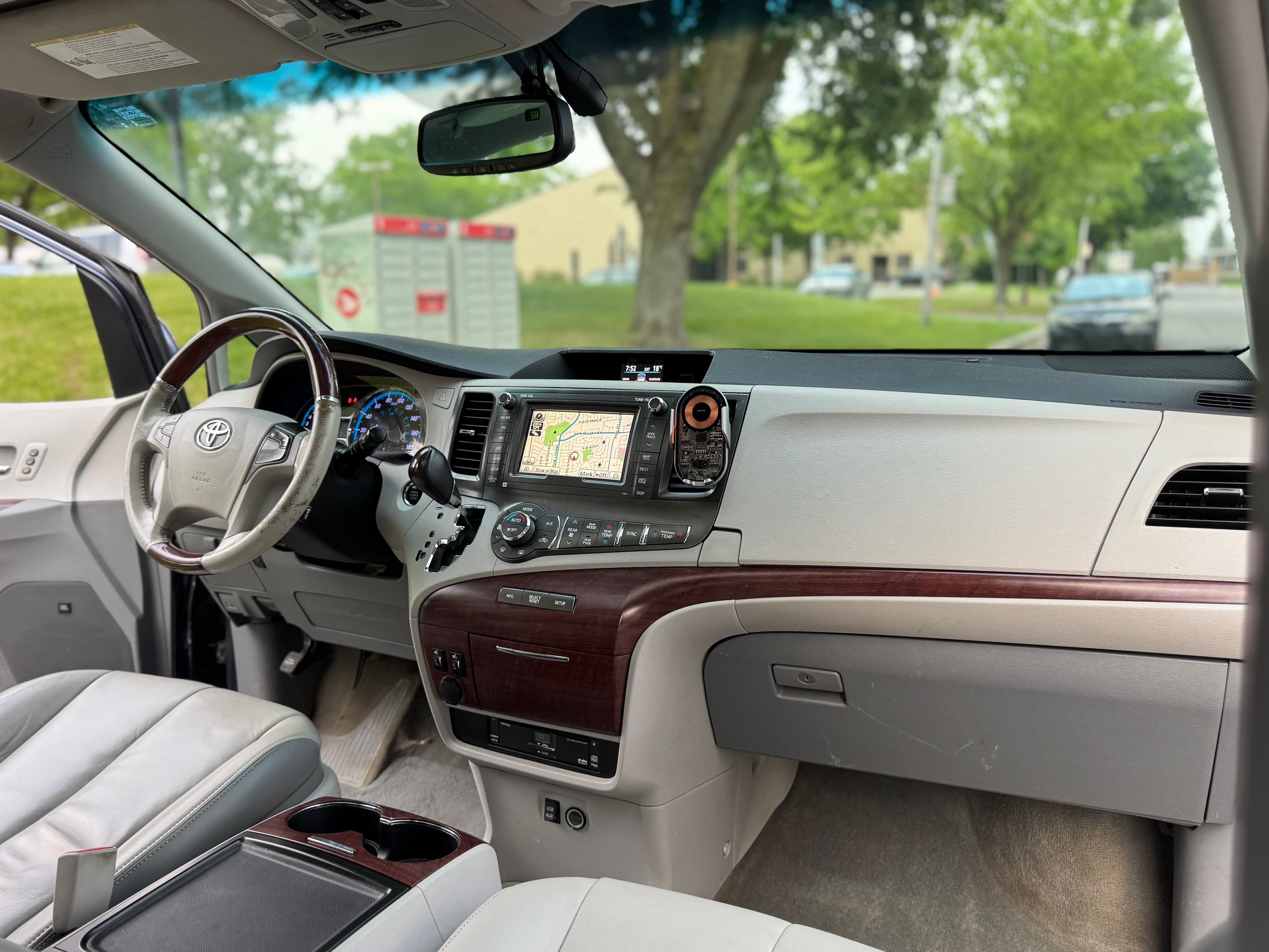 Toyota Sienna 2014 - Image 20