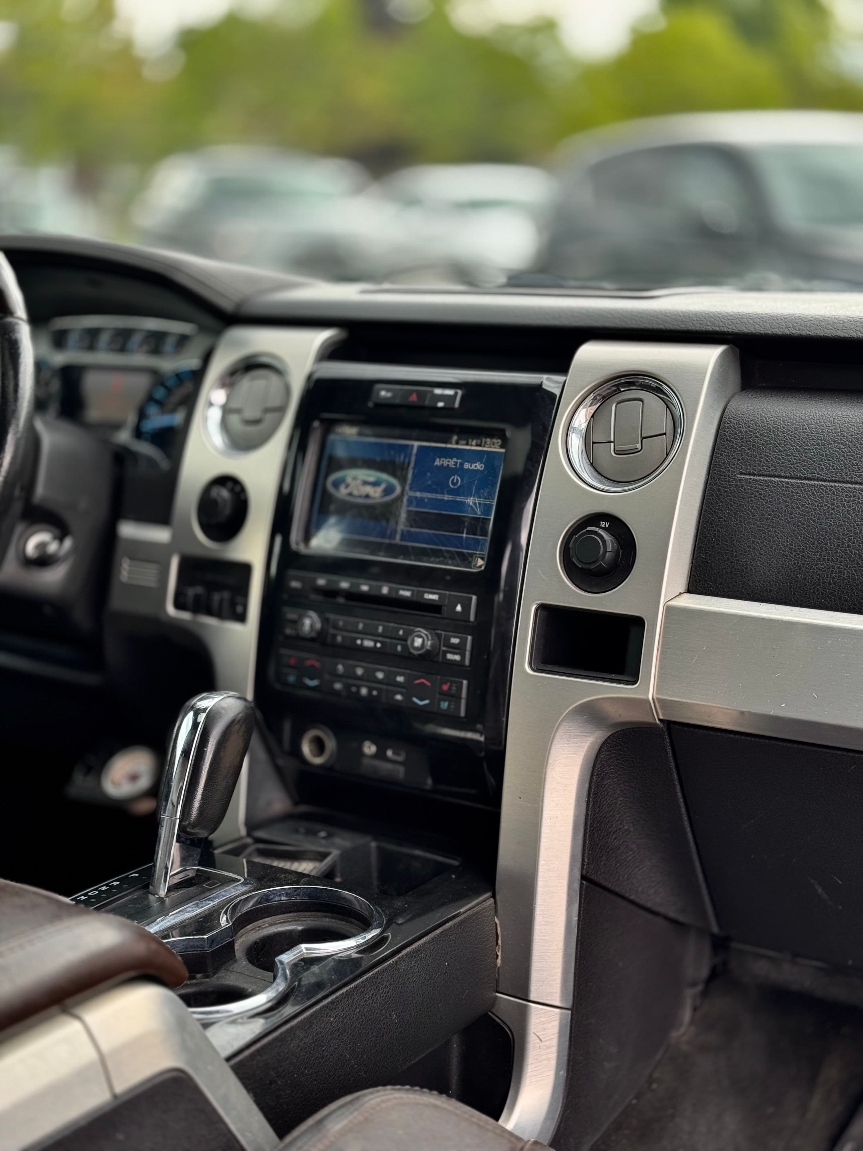 Ford F-150 2011 - Image 17
