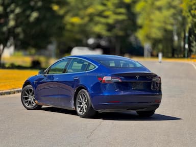 Tesla Model 3 2019 - Thumbnail 4