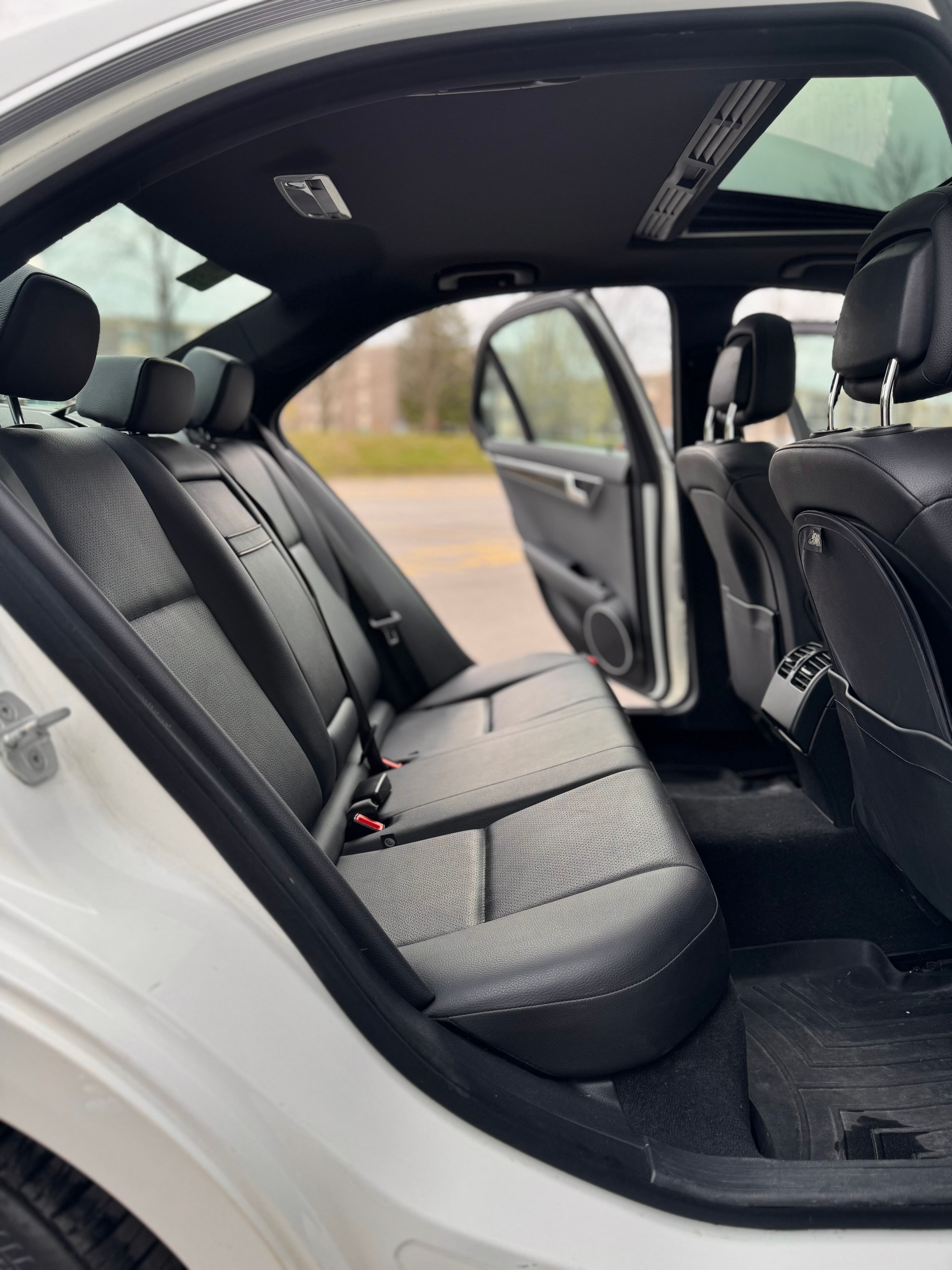 Mercedes-Benz C-Class 2013 - Image 17