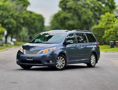 Toyota Sienna 2014 - Thumbnail 1