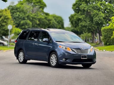 Toyota Sienna 2014 - Thumbnail 3
