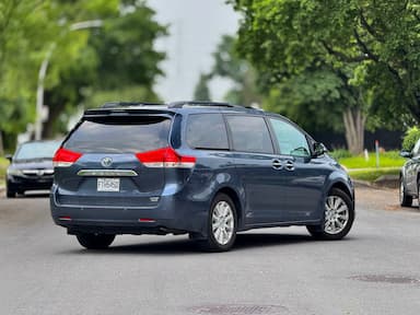 Toyota Sienna 2014 - Thumbnail 4