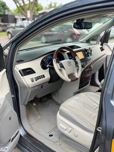 Toyota Sienna 2014 - Thumbnail 9