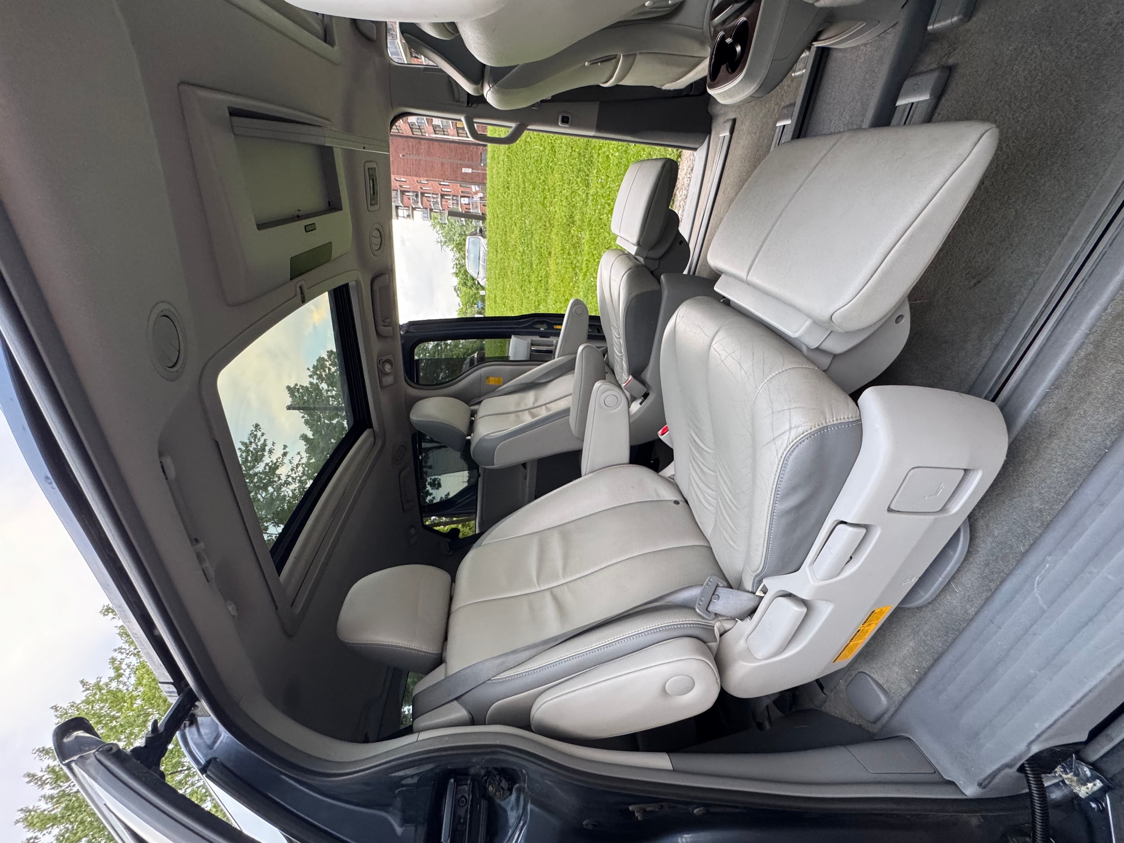 Toyota Sienna 2014 - Image 16